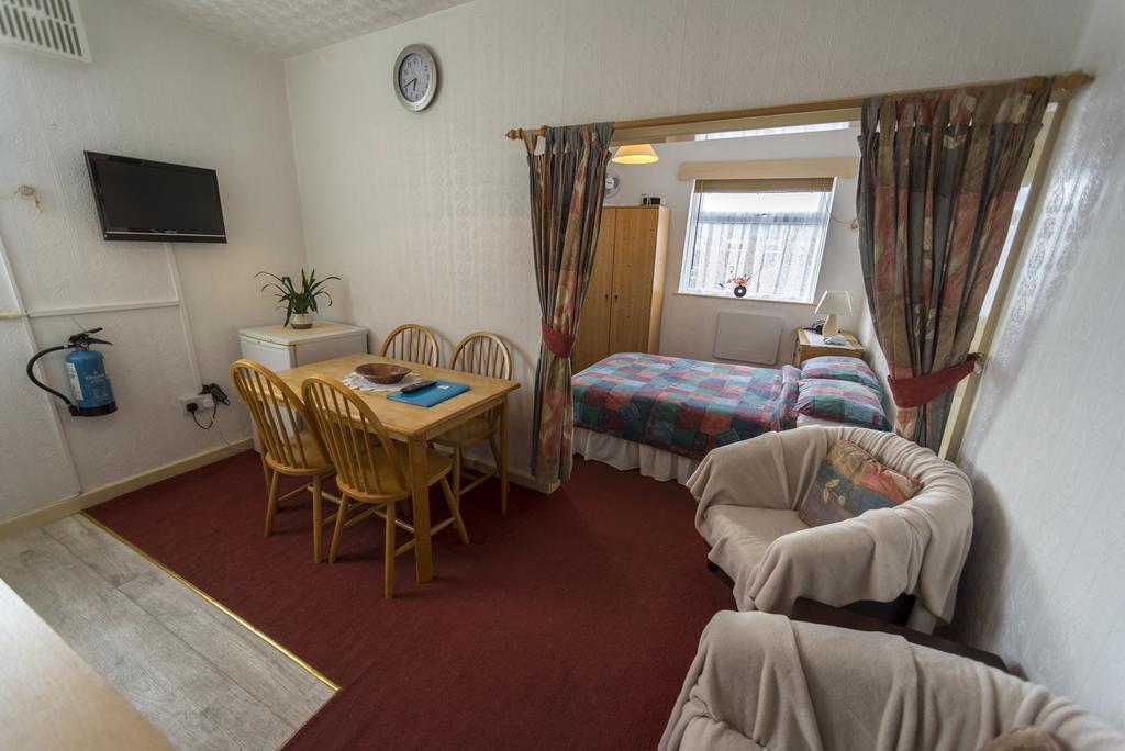 Lyndale Holiday Flats Blackpool Exterior photo